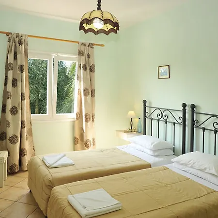Aparthotel Damianos Agios Stefanos (Thinali)